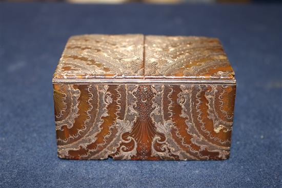 An 18th century Continental gold overlaid tortoiseshell table snuff box 3.5in.